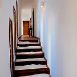 Villa V *